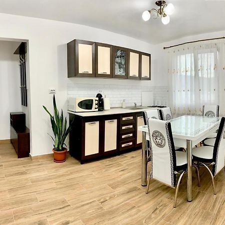 Cazare Apartament Orsova Διαμέρισμα Εξωτερικό φωτογραφία