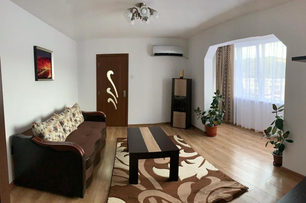 Cazare Apartament Orsova Διαμέρισμα Εξωτερικό φωτογραφία